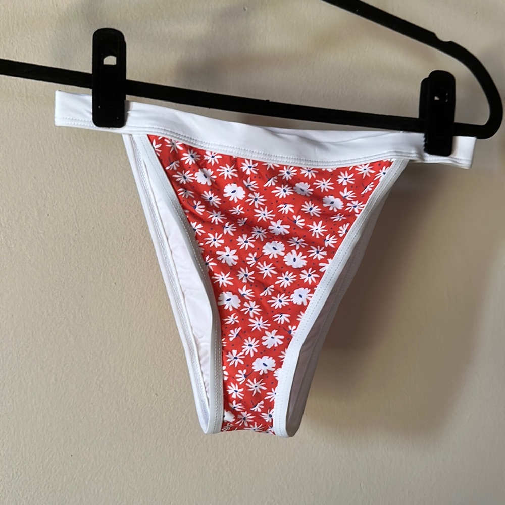 NWT DIPPIN’ DAISY’S ORANGE FLORAL HIGH LEG BIKINI BOTTOMS